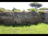 07437 ostia - regio iv - insula iii - edificio (iv,iii,2) - 3. raum von nordosten - bli ri suedosten - 06-2024.jpg